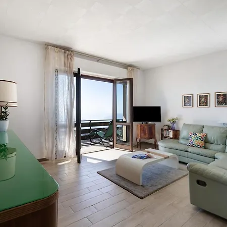 Апартаменты Bella Vista Premeno